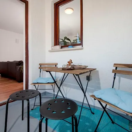 Thalassa Apartment